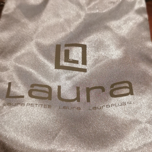 Bracelets - Picture 4 of 4